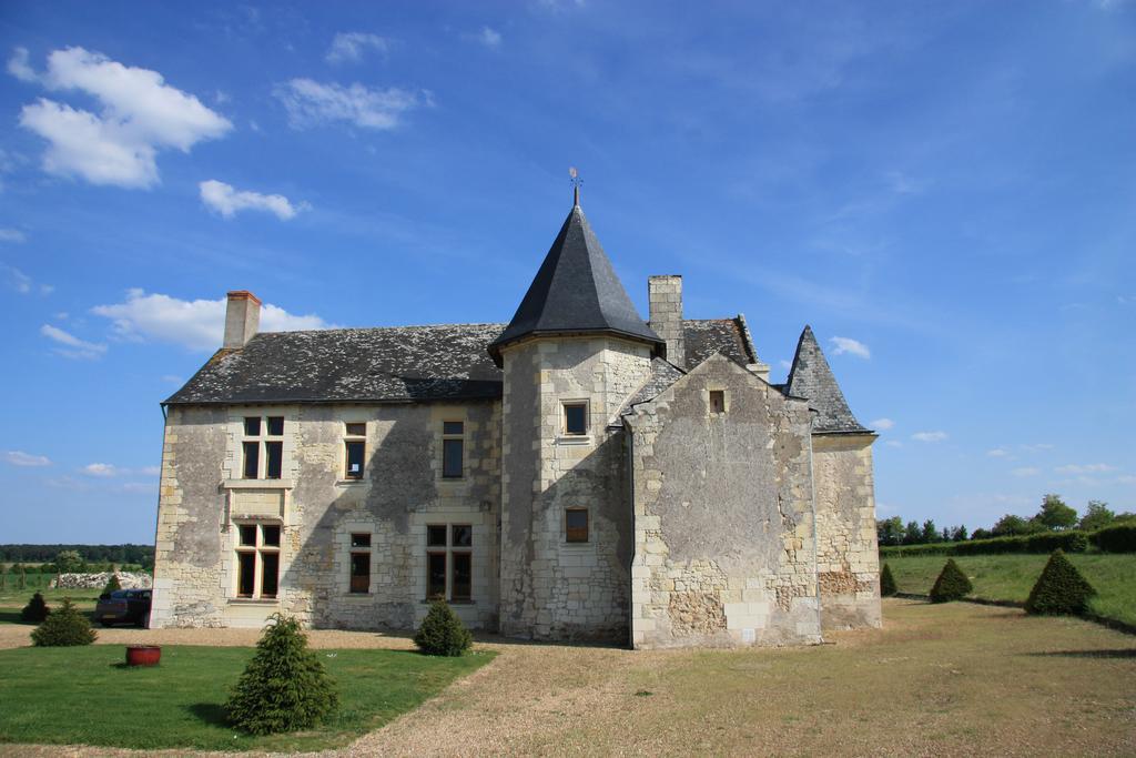 Manoir Du Bois Noblet Bed & Breakfast Louerre Екстериор снимка
