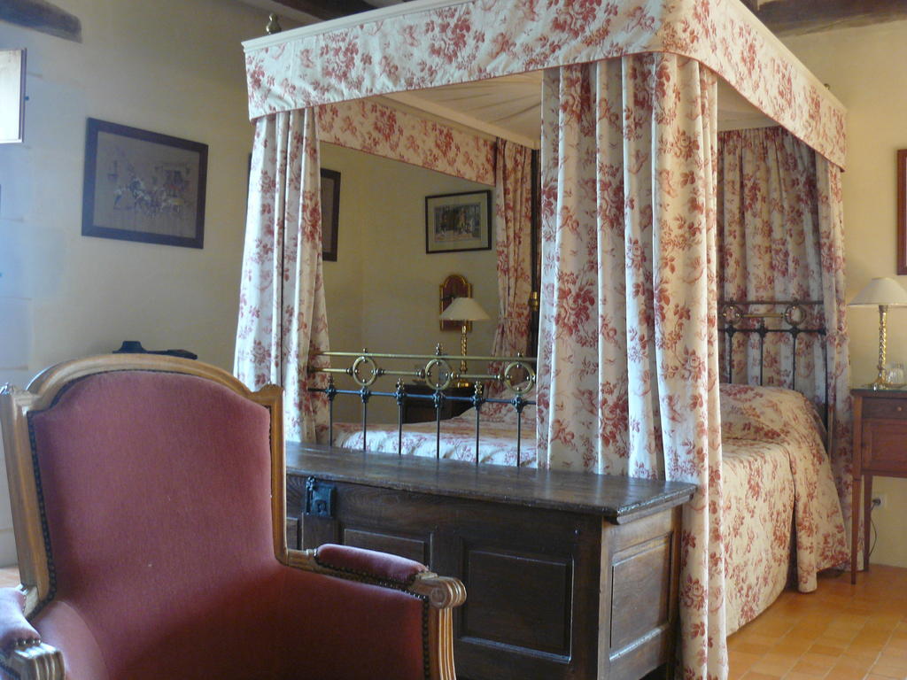Manoir Du Bois Noblet Bed & Breakfast Louerre Стая снимка