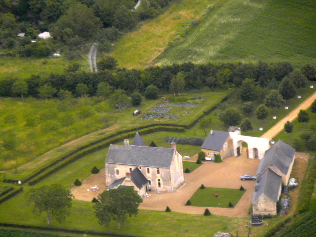 Manoir Du Bois Noblet Bed & Breakfast Louerre Екстериор снимка