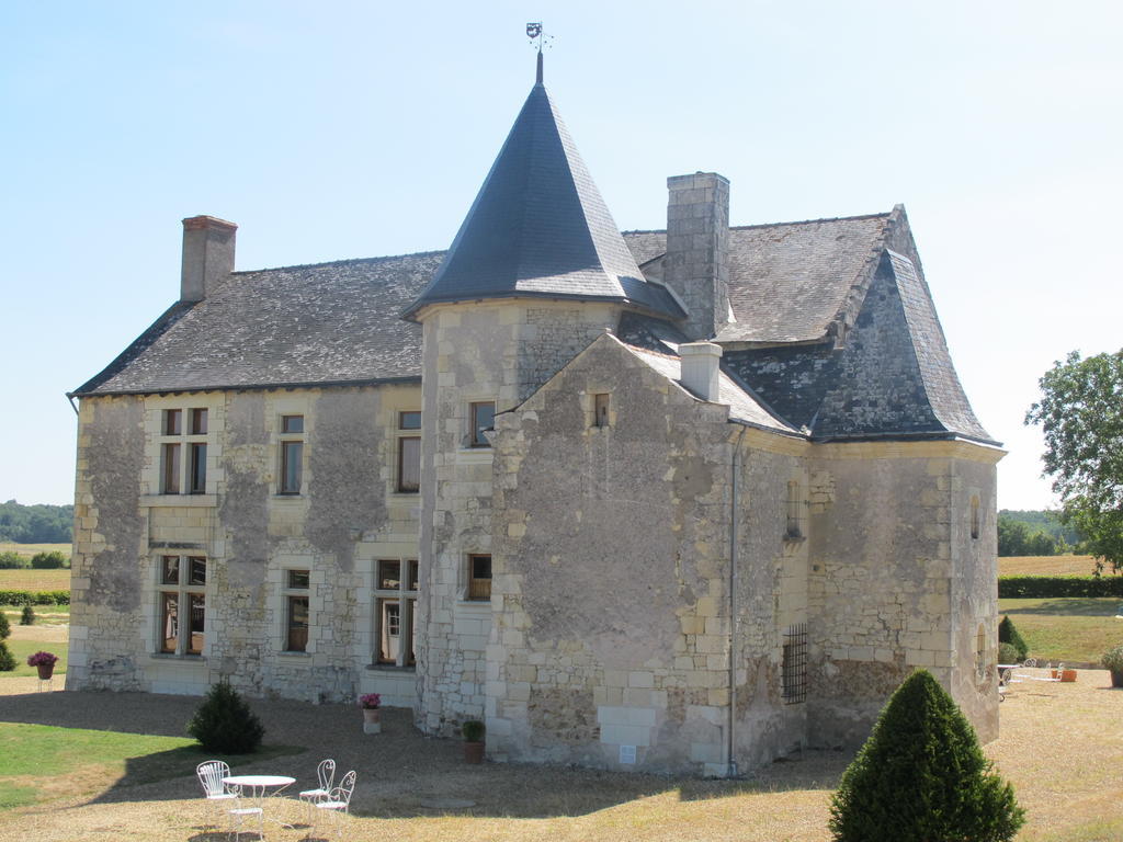Manoir Du Bois Noblet Bed & Breakfast Louerre Екстериор снимка